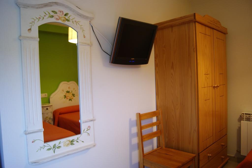 Hostal Penacardena Igea Bagian luar foto