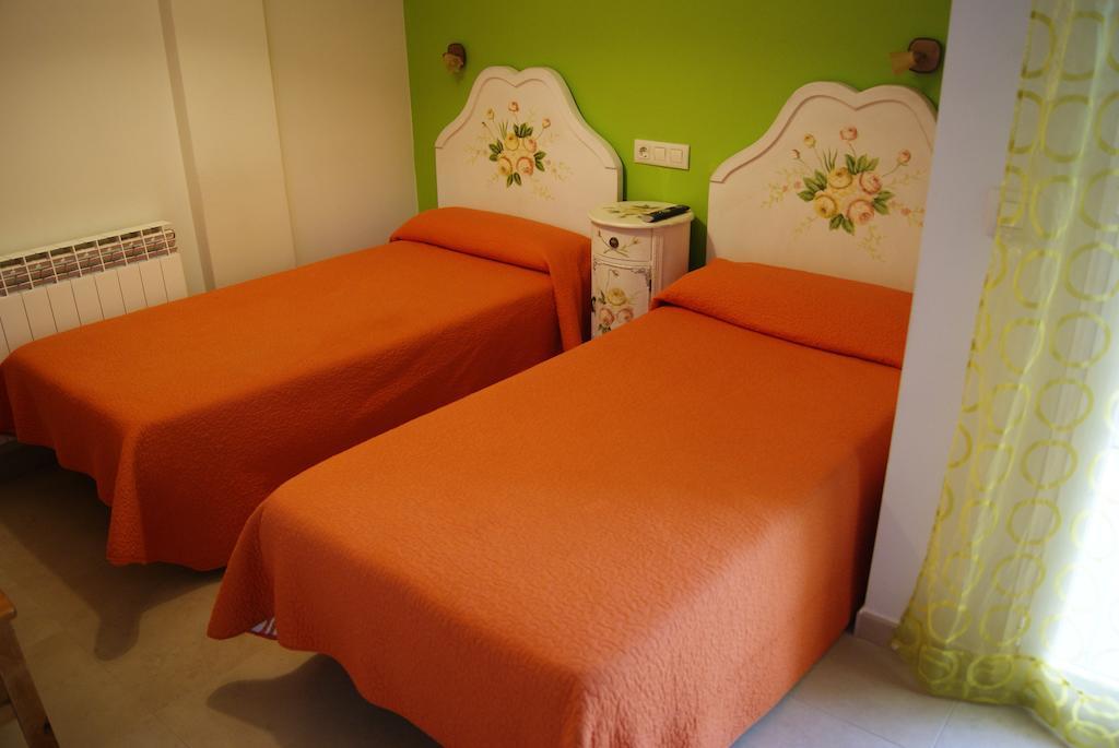 Hostal Penacardena Igea Bagian luar foto